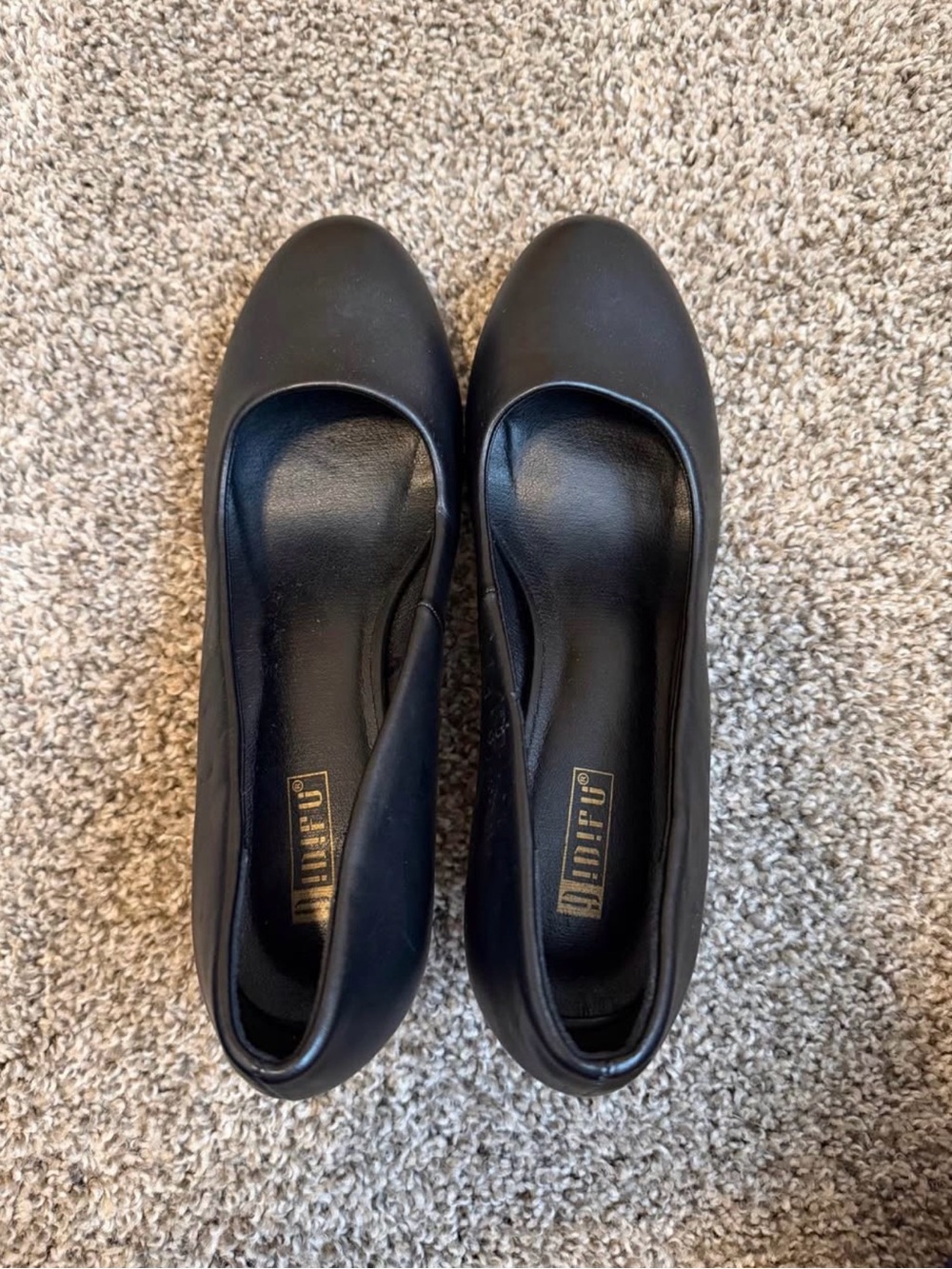 Women's Round-Toe Pumps